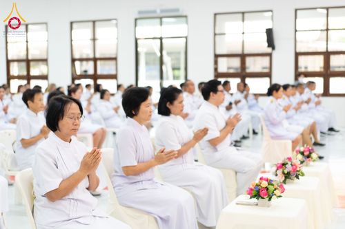 ภาพ No.194725:พิธีเจริญพระพุทธมนต์ และทำบุญตักบาตร ถวายพระราชกุศล แด่พระบาทสมเด็จพระเจ้าอยู่หัว เนื่องในโอกาสพระราชพิธีสมมงคล พระชนมายุเท่าพระบาทสมเด็จพระพุทธยอดฟ้าจุฬาโลกมหาราช สมเด็จพระปฐมบรมกษัตริยาธิราชแห่งพระราชวงศ์จักรี พุทธศักราช 2568 วันที่ 14 มกราคม พ.ศ. 2568