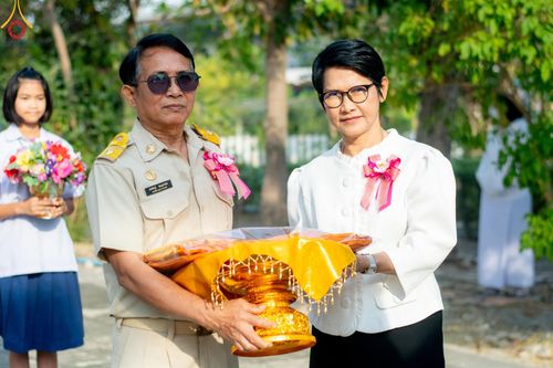 ภาพ No.200459:พิธีทอดผ้าป่าทำนุบำรุงศาสนสถาน ณ วัดรางกำหยาด ตำบลบางภาษี อำเภอบางเลน จังหวัดนครปฐม ในโครงการธรรมยาตรา กตัญญูบูชา มหาปูชนียาจารย์ พระมงคลเทพมุนี(สด จนฺทสโร) พระผู้ปราบมาร อนุสรณ์สถาน 7 แห่ง ปีที่ 13 วันที่ 22 มกราคม พ.ศ. 2568