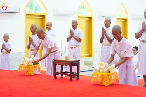 ภาพ No.101040:พิธีบรรพชาธรรมทายาท ในโครงการอุปสมบทบูชาธรรม มหาปูชนียาจารย์ พ.ศ. 2566 ณ วัดหนองไผ่ล้อม จ.ปราจีนบุรี วันที่ 2 ธันวาคม พ.ศ. 2566