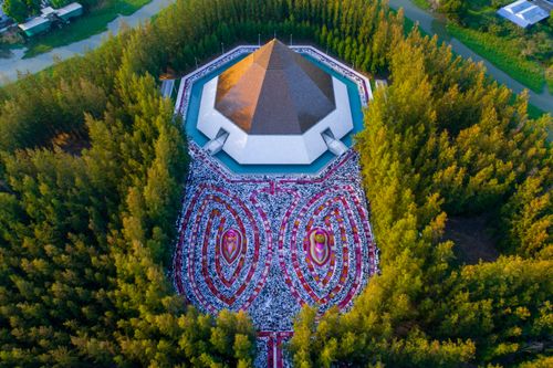 ภาพ No.33454:โครงการธรรมยาตรา เส้นทางพระผู้ปราบมาร ปีที่ 7 ณ อนุสรณ์สถานพระมงคลเทพมุนี