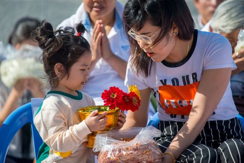 ภาพ No.33384:โครงการธรรมยาตรา เส้นทางพระผู้ปราบมาร ปีที่ 7 ณ วัดพระธรรมกาย