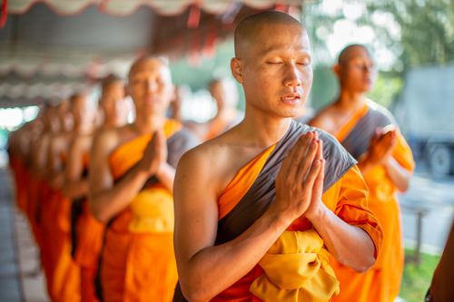 ภาพ No.33495:โครงการธรรมยาตรา เส้นทางพระผู้ปราบมาร ปีที่ 7 ณ อนุสรณ์สถานพระมงคลเทพมุนี