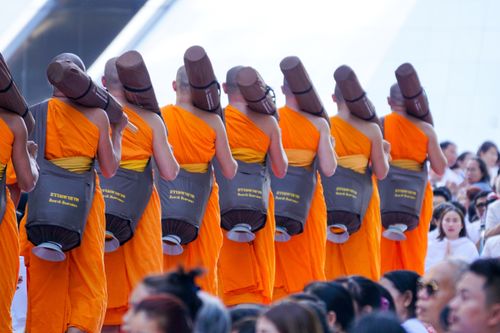 ภาพ No.33580:โครงการธรรมยาตรา เส้นทางพระผู้ปราบมาร ปีที่ 7 ณ อนุสรณ์สถานพระมงคลเทพมุนี