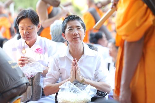 ภาพ No.33586:โครงการธรรมยาตรา เส้นทางพระผู้ปราบมาร ปีที่ 7 ณ อนุสรณ์สถานพระมงคลเทพมุนี