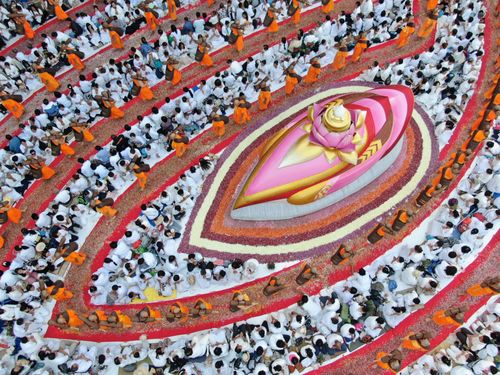 ภาพ No.33539:โครงการธรรมยาตรา เส้นทางพระผู้ปราบมาร ปีที่ 7 ณ อนุสรณ์สถานพระมงคลเทพมุนี