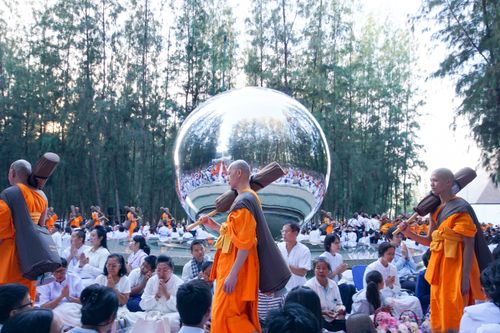 ภาพ No.33585:โครงการธรรมยาตรา เส้นทางพระผู้ปราบมาร ปีที่ 7 ณ อนุสรณ์สถานพระมงคลเทพมุนี