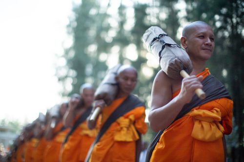 ภาพ No.33498:โครงการธรรมยาตรา เส้นทางพระผู้ปราบมาร ปีที่ 7 ณ อนุสรณ์สถานพระมงคลเทพมุนี