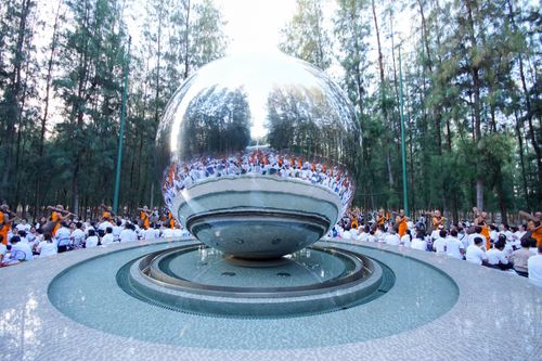 ภาพ No.33584:โครงการธรรมยาตรา เส้นทางพระผู้ปราบมาร ปีที่ 7 ณ อนุสรณ์สถานพระมงคลเทพมุนี