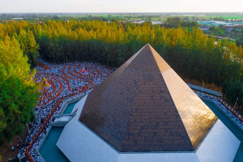 ภาพ No.33457:โครงการธรรมยาตรา เส้นทางพระผู้ปราบมาร ปีที่ 7 ณ อนุสรณ์สถานพระมงคลเทพมุนี