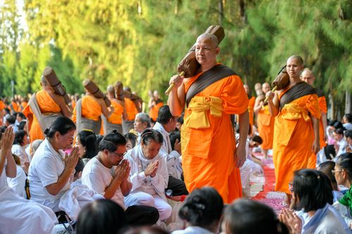 ภาพ No.33550:โครงการธรรมยาตรา เส้นทางพระผู้ปราบมาร ปีที่ 7 ณ อนุสรณ์สถานพระมงคลเทพมุนี
