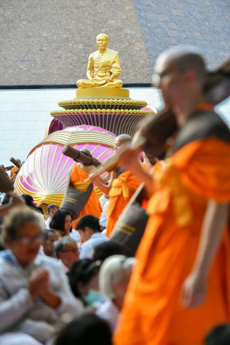 ภาพ No.33555:โครงการธรรมยาตรา เส้นทางพระผู้ปราบมาร ปีที่ 7 ณ อนุสรณ์สถานพระมงคลเทพมุนี