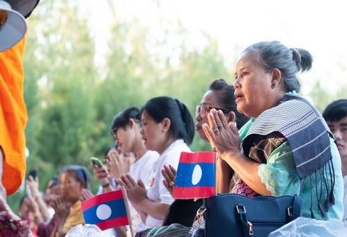 ภาพ No.33579:โครงการธรรมยาตรา เส้นทางพระผู้ปราบมาร ปีที่ 7 ณ อนุสรณ์สถานพระมงคลเทพมุนี