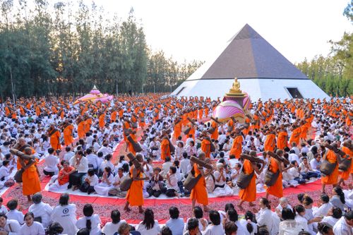 ภาพ No.33562:โครงการธรรมยาตรา เส้นทางพระผู้ปราบมาร ปีที่ 7 ณ อนุสรณ์สถานพระมงคลเทพมุนี