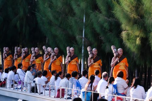 ภาพ No.33514:โครงการธรรมยาตรา เส้นทางพระผู้ปราบมาร ปีที่ 7 ณ อนุสรณ์สถานพระมงคลเทพมุนี