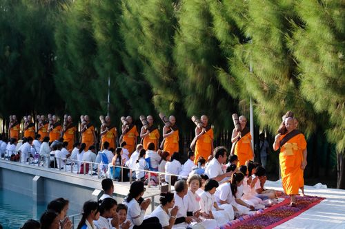 ภาพ No.33511:โครงการธรรมยาตรา เส้นทางพระผู้ปราบมาร ปีที่ 7 ณ อนุสรณ์สถานพระมงคลเทพมุนี