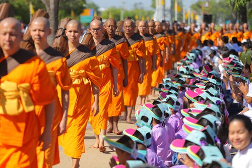 ภาพ No.33290:โครงการธรรมยาตรา เส้นทางพระผู้ปราบมาร ปีที่ 7 ณ วัดพระธรรมกาย