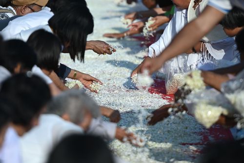 ภาพ No.34329:โครงการธรรมยาตรา เส้นทางพระผู้ปราบมาร ปีที่ 7 ณ อนุสรณ์สถานบางปลา