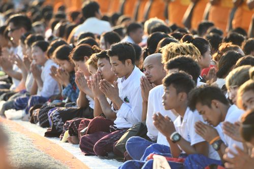 ภาพ No.34174:โครงการธรรมยาตรา เส้นทางพระผู้ปราบมาร ปีที่ 7 ณ อนุสรณ์สถานบางปลา