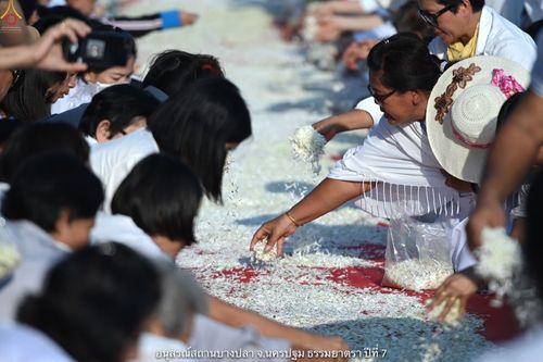 ภาพ No.34215:โครงการธรรมยาตรา เส้นทางพระผู้ปราบมาร ปีที่ 7 ณ อนุสรณ์สถานบางปลา