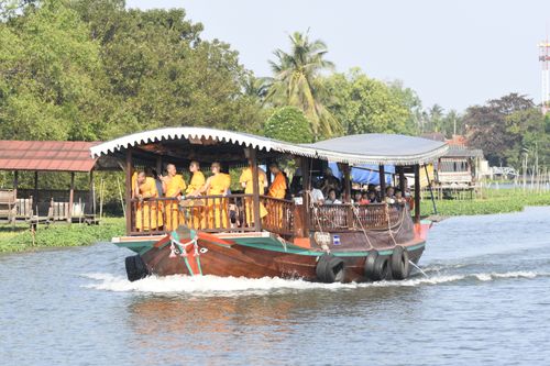 ภาพ No.34560:โครงการธรรมยาตรา เส้นทางพระผู้ปราบมาร ปีที่ 7 ณ อนุสรณ์สถานคลองบางนางแท่น