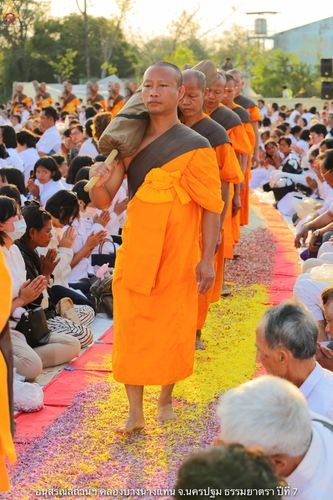 ภาพ No.34491:โครงการธรรมยาตรา เส้นทางพระผู้ปราบมาร ปีที่ 7 ณ อนุสรณ์สถานคลองบางนางแท่น