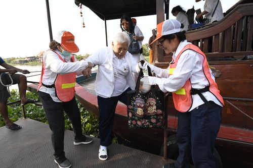 ภาพ No.34563:โครงการธรรมยาตรา เส้นทางพระผู้ปราบมาร ปีที่ 7 ณ อนุสรณ์สถานคลองบางนางแท่น