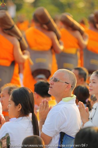 ภาพ No.34494:โครงการธรรมยาตรา เส้นทางพระผู้ปราบมาร ปีที่ 7 ณ อนุสรณ์สถานคลองบางนางแท่น