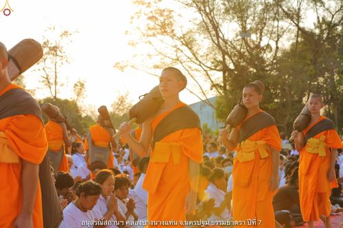 ภาพ No.34503:โครงการธรรมยาตรา เส้นทางพระผู้ปราบมาร ปีที่ 7 ณ อนุสรณ์สถานคลองบางนางแท่น