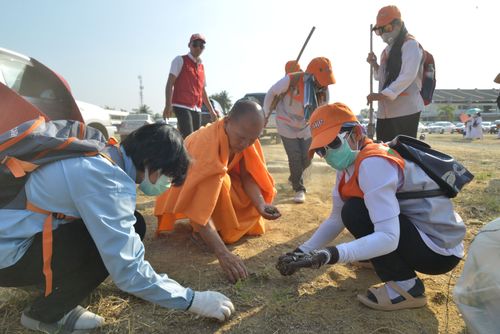 ภาพ No.34543:โครงการธรรมยาตรา เส้นทางพระผู้ปราบมาร ปีที่ 7 ณ อนุสรณ์สถานคลองบางนางแท่น
