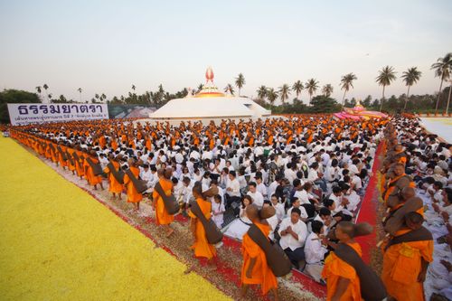 ภาพ No.34590:โครงการธรรมยาตรา เส้นทางพระผู้ปราบมาร ปีที่ 7 ณ อนุสรณ์สถานคลองบางนางแท่น