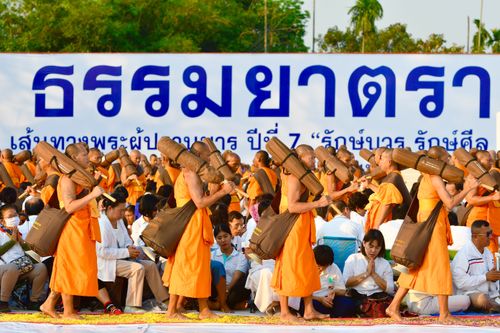 ภาพ No.34396:โครงการธรรมยาตรา เส้นทางพระผู้ปราบมาร ปีที่ 7 ณ อนุสรณ์สถานคลองบางนางแท่น