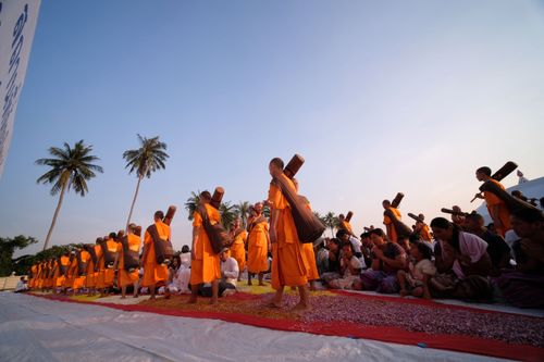 ภาพ No.34581:โครงการธรรมยาตรา เส้นทางพระผู้ปราบมาร ปีที่ 7 ณ อนุสรณ์สถานคลองบางนางแท่น