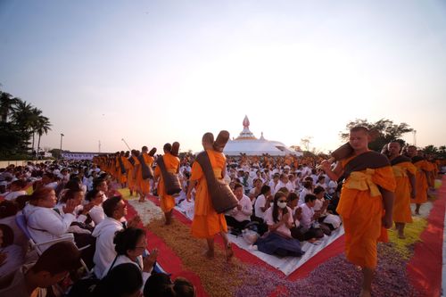 ภาพ No.34575:โครงการธรรมยาตรา เส้นทางพระผู้ปราบมาร ปีที่ 7 ณ อนุสรณ์สถานคลองบางนางแท่น