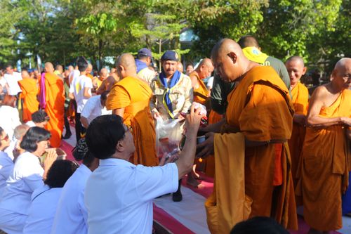 ภาพ No.30533:พิธีถวายสังฆทานแด่คณะสงฆ์ 323 วัด ใน 4 จังหวัดภาคใต้ ครั้งที่ 141