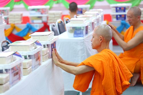 ภาพ No.30585:พิธีถวายสังฆทานแด่คณะสงฆ์ 323 วัด ใน 4 จังหวัดภาคใต้ ครั้งที่ 142