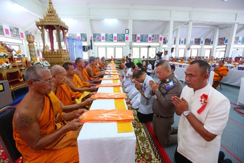 ภาพ No.30654:พิธีถวายสังฆทานแด่คณะสงฆ์ 323 วัด ใน 4 จังหวัดภาคใต้ ครั้งที่ 142