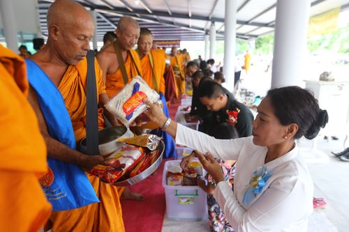 ภาพ No.30679:พิธีถวายสังฆทานแด่คณะสงฆ์ 323 วัด ใน 4 จังหวัดภาคใต้ ครั้งที่ 143