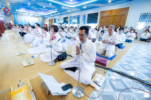 ภาพ No.295831:วันที่ 17 มกราคม พ.ศ. 2569 พิธีถวายภัตตาหารเป็นสังฆทาน แด่พระธรรมยาตรา ณ วัดโบสถ์บน ต.บางคูเวียง จ.นนทบุรี อนุสรณ์สถานลำดับที่ 4 สถานที่เกิดด้วยกายธรรม ในโครงการธรรมยาตรา กตัญญูบูชา มหาปูชนียาจารย์ พระมงคลเทพมุนี(สด จนฺทสโร) พระผู้ปราบมาร อนุสรณ์สถาน 7 แ