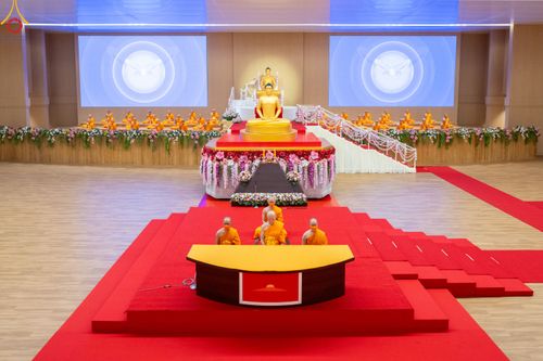 ภาพ No.84672:พิธีบรรจุพระบรมสารีริกธาตุภายในเกตุดอกบัวตูม องค์พระประธาน ณ ห้องแก้วสารพัดนึก 2 วัดพระธรรมกาย ในวันอาสาฬหบูชา อังคารที่ 1 สิงหาคม พ.ศ.2566