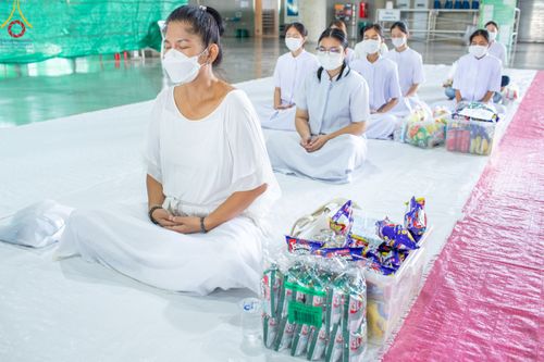 ภาพ No.82891:พิธีตักบาตรฉลองพระบวชใหม่  โครงการธรรมทายาทอุปสมบทหมู่อุดมศึกษา  รุ่นที่50 ภาคฤดูฝน วันเสาร์ที่ 24 มิถุนายน พ.ศ.2566 ณ มหารัตนวิหารคด คอร์ 6 วัดพระธรรมกาย