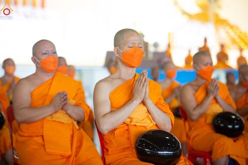 ภาพ No.82932:พิธีตักบาตร ณ บ้านแก้วเรือนทองคุณยายอาจารย์ฯ พิธีบูชาข้าวพระ ณ สภาธรรมกายสากล วัดพระธรรมกาย ในวันอาทิตย์ต้นเดือนที่ 2 ก.ค. พ.ศ.2566