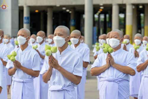 ภาพ No.84048:พิธีเวียนประทักษิณ พิธีวันทาเจดีย์ พิธีขอขมา และมอบผ้าไตร  ในโครงการบรรพชาอุปสมบทหมู่ธรรมทายาทรุ่นเข้าพรรษา และโครงการบรรพชาสามเณรโรงเรียนนานาชาติ รุ่นที่12 ในวันเสาร์ที่ 22 กรกฎาคม พ.ศ. 2566