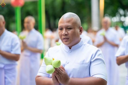 ภาพ No.350725:วันที่ 19 กันยายน พ.ศ.2569 พิธีบรรพชาอุปสมบท โครงการอุปสมบทหมู่บูชาธรรม ครบรอบ 109 ปี วันครูผู้ค้นพบวิชชาธรรมกาย ณ โบสถ์พระไตรปิฏก วัดพระธรรมกาย