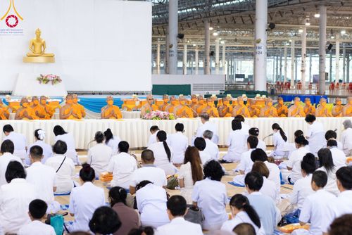 ภาพ No.105387:พิธีถวายภัตตาหารเป็นสังฆทาน แด่คณะพระธรรมยาตราฯ ในโครงการธรรมยาตรากตัญญูบูชา มหาปูชนียาจารย์ พระมงคลเทพมุนี(สด จนฺทสโร) พระผู้ปราบมาร อนุสรณ์สถาน 7 แห่ง ปีที่ 12 วันที่ 2 มกราคม พ.ศ. 2567 ณ สภาธรรมกายสากล วัดพระธรรมกาย