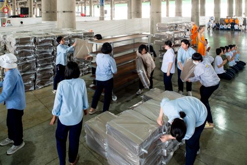 ภาพ No.322242:วันที่ 14 เมษายน พ.ศ.2569 การเตรียมแผ่นรองนั่ง เพื่องานถวายมหาสังฆทาน 40,000 กว่าวัดทั่วประเทศ วันคุ้มครองโลก 22 เมษายน พ.ศ.2569 วัดพระธรรมกาย