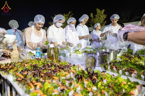 ภาพ No.295449:วันที่ 16 มกราคม พ.ศ. 2569 พิธีถวายภัตตาหารเป็นสังฆทาน แด่พระธรรมยาตรา ณ วัดโบสถ์บน ต.บางคูเวียง จ.นนทบุรี อนุสรณ์สถานลำดับที่ 4 สถานที่เกิดด้วยกายธรรม ในโครงการธรรมยาตรา กตัญญูบูชา มหาปูชนียาจารย์ พระมงคลเทพมุนี(สด จนฺทสโร) พระผู้ปราบมาร อนุสรณ์สถาน 7 แ