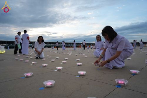 ภาพ No.345735:วันพฤหัสบดีที่ 27 สิงหาคม พ.ศ.2569 พิธีจุดประทีป เนื่องในวันธรรมชัย ณ วัดพระธรรมกาย ปทุมธานี