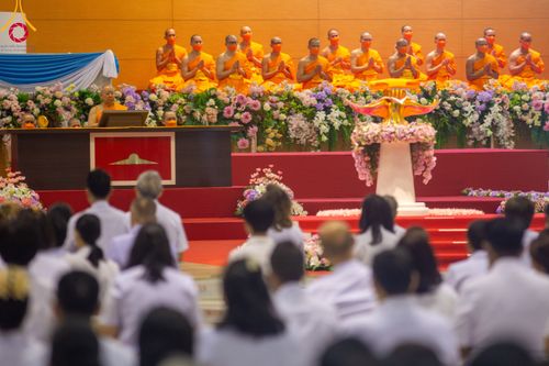 ภาพ No.92159:พิธีบูชาข้าวพระ ในวันทอดกฐินสามัคคี อาทิตย์ต้นเดือนที่ 5 พฤศจิกายน พ.ศ. 2566 ณ วัดพระธรรมกาย จ.ปทุมธานี