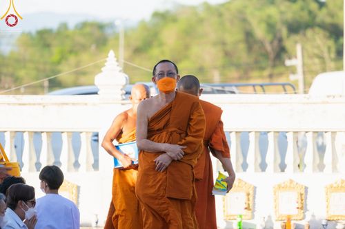 ภาพ No.66579:พิธีอุปสมบทวัดเขาชีธรรมนิมิต อ.ศรีราชา จ.ชลบุรี รับบุญจัดงานโดยสำนักพัฒนาเยาวชนโลก เมื่อวันที่ 7 ธันวาคม พ.ศ. 2565