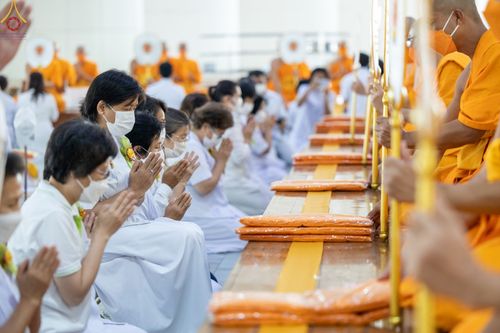 ภาพ No.75415:พิธีสวดพระพุทธมนต์และถวายภัตตาหารเป็นสังฆทาน เนื่องในวันมหาปูชนียาจารย์ วันที่ 3 กุมภาพันธ์ พ.ศ. 2565 ณ วัดพระธรรมกาย อ.คลองหลวง จ.ปทุมธานี